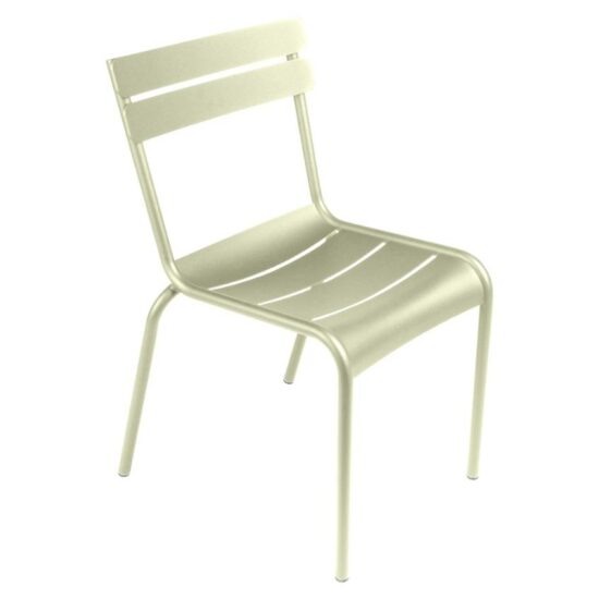 Světle zelená kovová zahradní židle