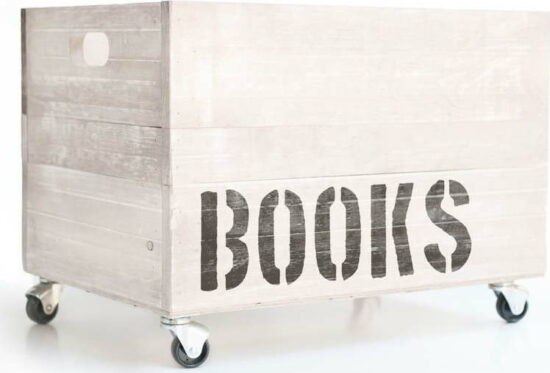 Bílá dřevěná krabice na knihy Really
