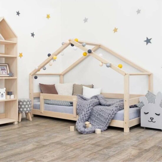 Dřevěná dětská postel domeček s bočnicí Benlemi
