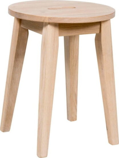 Matně lakovaná nízká dubová stolička