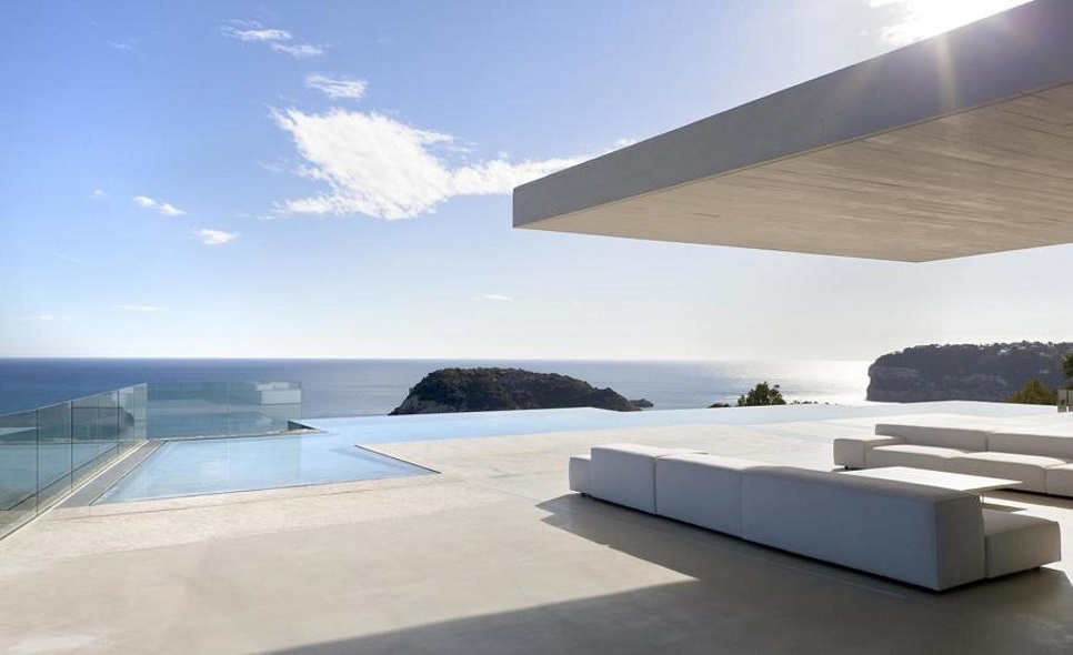 Moderní vila ve Španělsku s krásným výhledem na středozemní moře